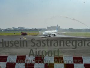 Bandara Husein Bikin Bandung Bidik Kunjungan 24 Juta Wisatawan