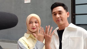 Mantap Berhijab Setelah Menikah, Dea Annisa Dapat Pujian Manis dari Suami