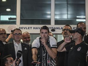 Vlahovic Resmi Gabung ke Besiktas