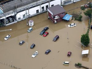 Hujan Ekstrem Guyur Jepang, 4 Orang Tewas-Ribuan Terjebak di Bandara