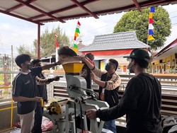 Mesin SIDECO Bantu Peternak Sidoarjo Olah Pakan Jadi Pelet
