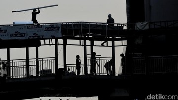 Peresmian LRT Jakarta Kelapa Gading-Manggarai Ditunda!