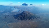 Kebakaran Hutan Melanda TNBTS, Gunung Bromo Ditutup Sementara