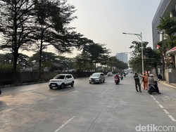 Massa Demo di OT Building Jakbar Bubar, Lalin Lancar