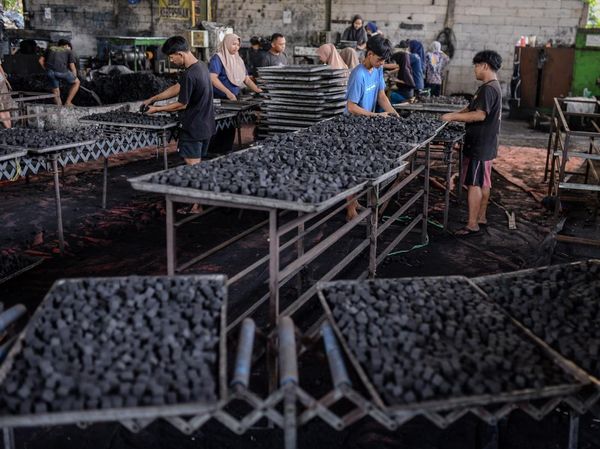 Melihat Produksi Briket Serang yang Menyasar Pasar Eropa dan Timur Tengah
