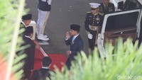 Momen Gibran Tiba di Kompleks DPR RI untuk Hadiri Sidang Tahunan MPR RI