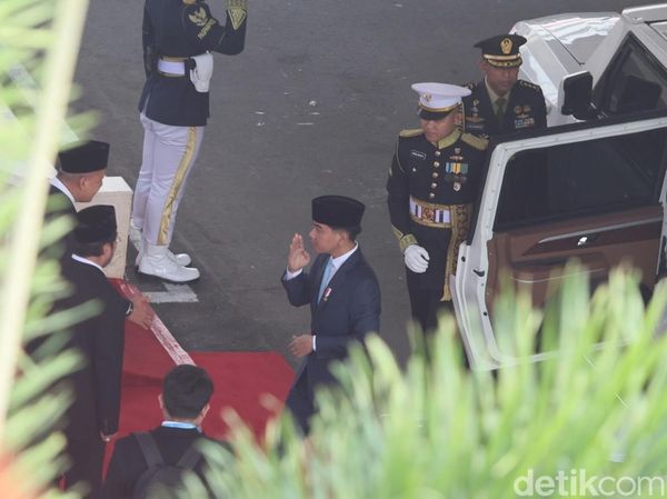 Momen Gibran Tiba di Kompleks DPR RI untuk Hadiri Sidang Tahunan MPR RI