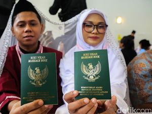 Momen Haru 30 Pasangan Jalani Akad Nikah Gratis