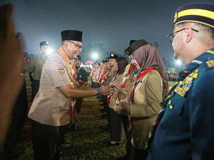 Kak Sulastri Diganjar Lencana Darma Bakti: Bukti Majukan Pramuka di Pekanbaru