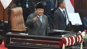 Prabowo Kecam Para Koruptor MBG: Orang Biadab, Tak Pantas Kita Hormati