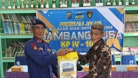 Kapal JALUR Polda Riau Tiba di Meranti, Bawa Bantuan untuk Nelayan-Lansia