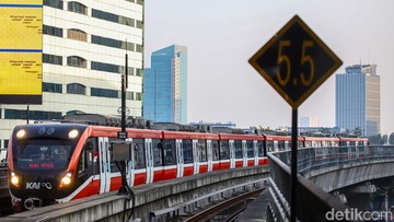 LRT Jabodebek Gangguan, Penumpang Dialihkan di Cawang