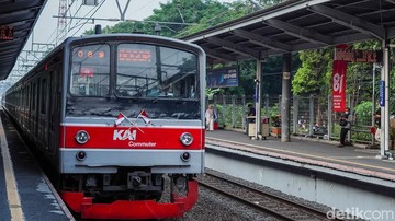 Berita dari Detik Finance: Naik KRL-Transjakarta Cuma Rp 8 Saat 17 Agustus