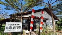 Menikmati Piza dan Kopi dengan Teduhnya Pedesaan Cirebon