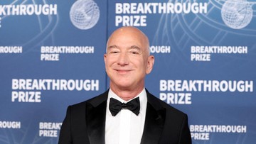 Jeff Bezos Resmi Miliki Saham di Liverpool