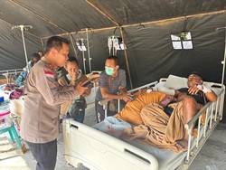 TNI-Polri Evakuasi Puluhan Pasien di 2 Rumah Sakit Seusai Gempa Labuan Bajo
