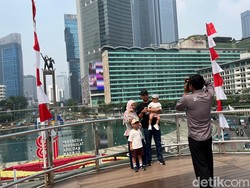 Bundaran HI Dihias, Warga Berharap Dekorasi 17-an Dibuat Lebih Meriah