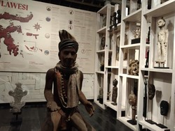 Kolektor Prancis Pamerkan Berbagai Artefak Indonesia di Tabanan