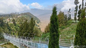 Karhutla Padam, Seruni Point dan Jembatan Kaca Bromo Dibuka Lagi!