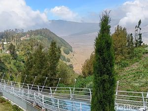 Karhutla Padam, Seruni Point dan Jembatan Kaca Bromo Dibuka Lagi!