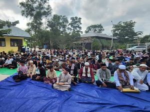 Santri Pangkalan Bun Salat Istisqo, Melangitkan Doa Meminta Hujan