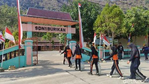 Siswa SD di Klaten Bawa Bekal Galon Isi Air gegara Toilet Terdampak Kemarau