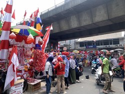 Isnawati Berburu Hadiah Lomba 17 Agustus di Asemka: Pilihan Lengkap dan Murah