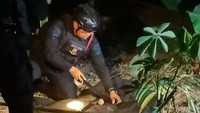 Pensiunan Polisi Temukan Benda Diduga Granat Saat Bersihkan Perkarangan Rumah