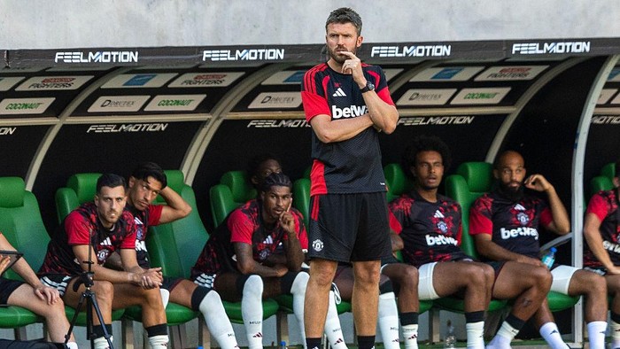 Michael Carrick during a friendly match between Manchester United and AC Milan in Wroclaw,Poland on August 15, 2026 (Photo by Andrzej Iwanczuk/NurPhoto via Getty Images)