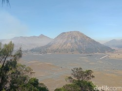 Upacara 17 Agustusan di Bromo untuk Sementara Dilarang Pasca-Kebakaran