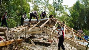 Gempa Guncang Manggarai, Polisi Periksa Rumah yang Rusak Parah