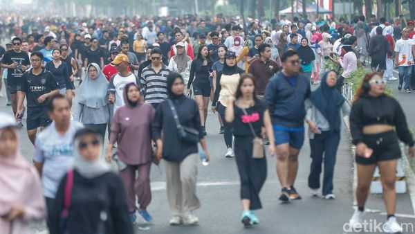 Jelang HUT RI ke-81, CFD Jakarta Dipadati Ribuan Warga