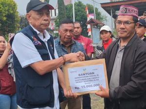 Wamensos Serahkan Santunan kepada Ahli Waris Korban Gempa Manggarai