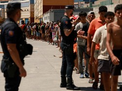 Ratusan Migran Ilegal Kembali Coba Terobos Wilayah Ceuta Spanyol