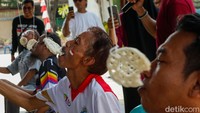 Mancing Kerupuk hingga Balap Kardus, Keseruan Lomba HUT RI di Tambun Bekasi