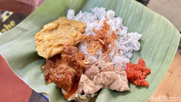 Nasi Uduk Sejak 1890 di Bogor Ini Punya Lauk Unik, Ada Picung dan Torpedo