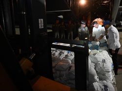 Video Pemerintah Kirim 27 Ton Logistik untuk Korban Gempa NTT di Hari Kejadian