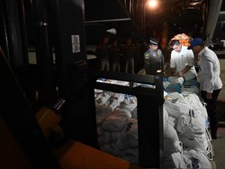 Seskab: Pemerintah Kirim 27 Ton Logistik Bantu Penanganan Gempa NTT