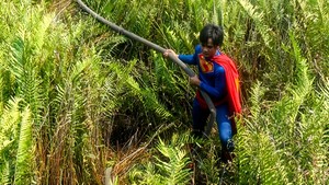 Alasan Rudiansyah Pakai Kostum Superman Lawan Karhutla