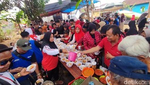 Semarak Kemerdekaan di Ciamis, 1.000 Mangkuk Bakso Ludes Dibagikan