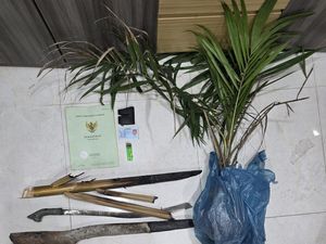 Polisi Tangkap Pembakar Lahan di Bengkalis, Mancis-Bibit Sawit Jadi Bukti