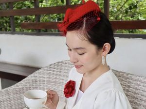Cantiknya Shanna Shannon saat Ngeteh hingga Menikmati Aneka Dessert Manis