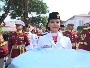 Bangganya Celina Olivia Bawa Baki Bendera Merah Putih di Hadapan Prabowo