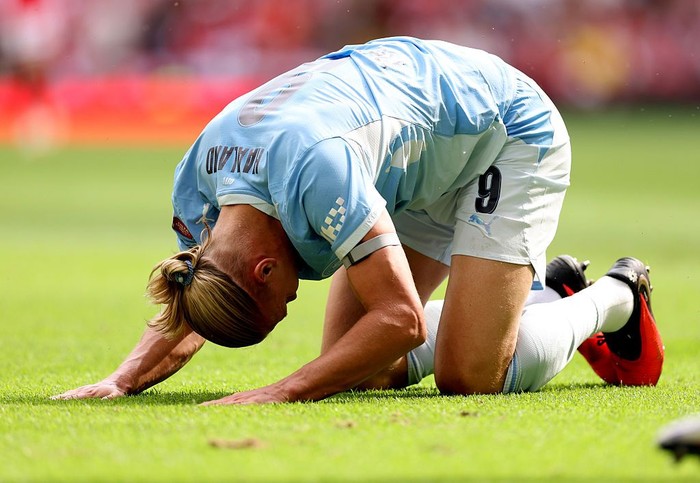 CARDIFF, WALES - AUGUST 16: Erling Haaland of Manchester City reacts during the 2026 FA Community Shield match between Arsenal and Manchester City at Principality Stadium on August 16, 2026 in Cardiff, Wales. (Photo by Carl Recine/Getty Images)