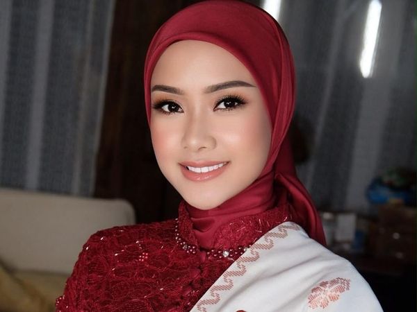7 Gaya Hijab Cita Rahayu Dampingi Mahardika Soekarno Upacara HUT RI di Istana