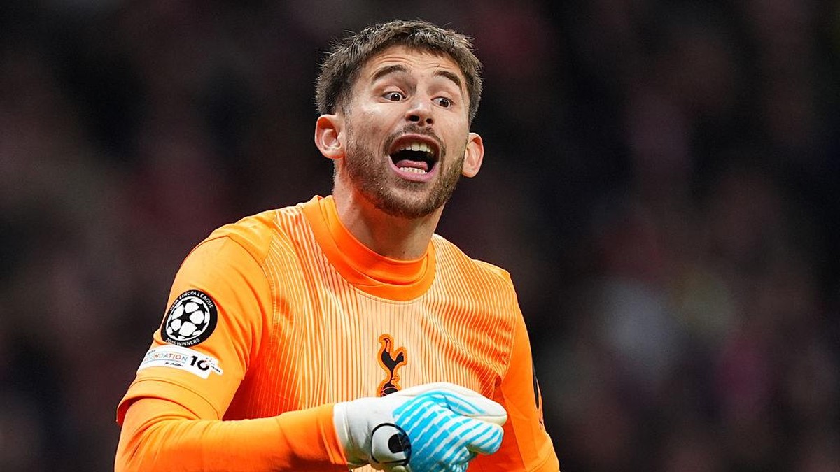 Vicario saat memperkuat Spurs musim lalu. Foto: Getty Images/Angel Martinez