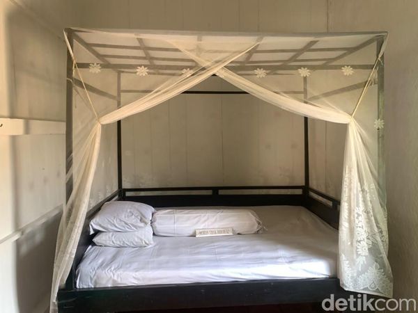 Intip Tempat Tidur Soekarno di Rengasdengklok yang Berusia 1 Abad