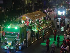 Warna-warni Karnaval Kemerdekaan di Tengah Kota Jakarta