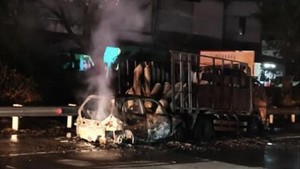 Laka Maut Brio Tabrak Truk di Tol Sumo, Anak 5 Tahun Tewas Terbakar