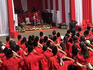 Tak Hadir di Istana, Megawati Pimpin Upacara HUT RI di Sekolah Partai PDIP